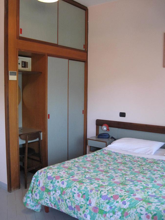Hotel Le Pleiadi San Felice Circeo Exterior foto